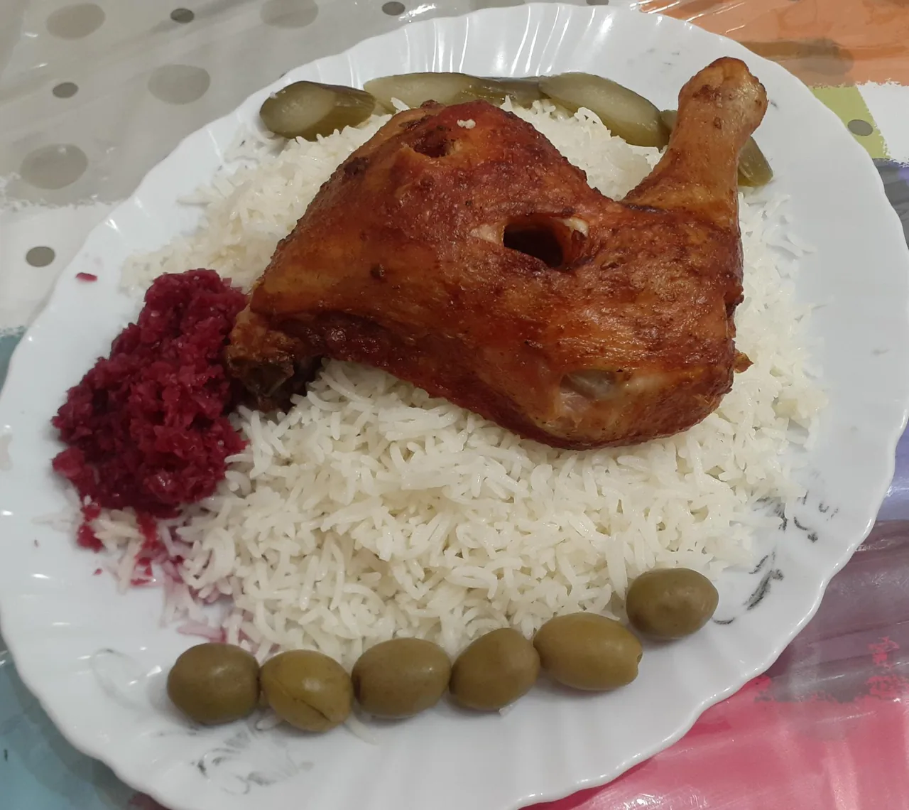غذاخوری و بیرون بر رکسانا - تصویر 3