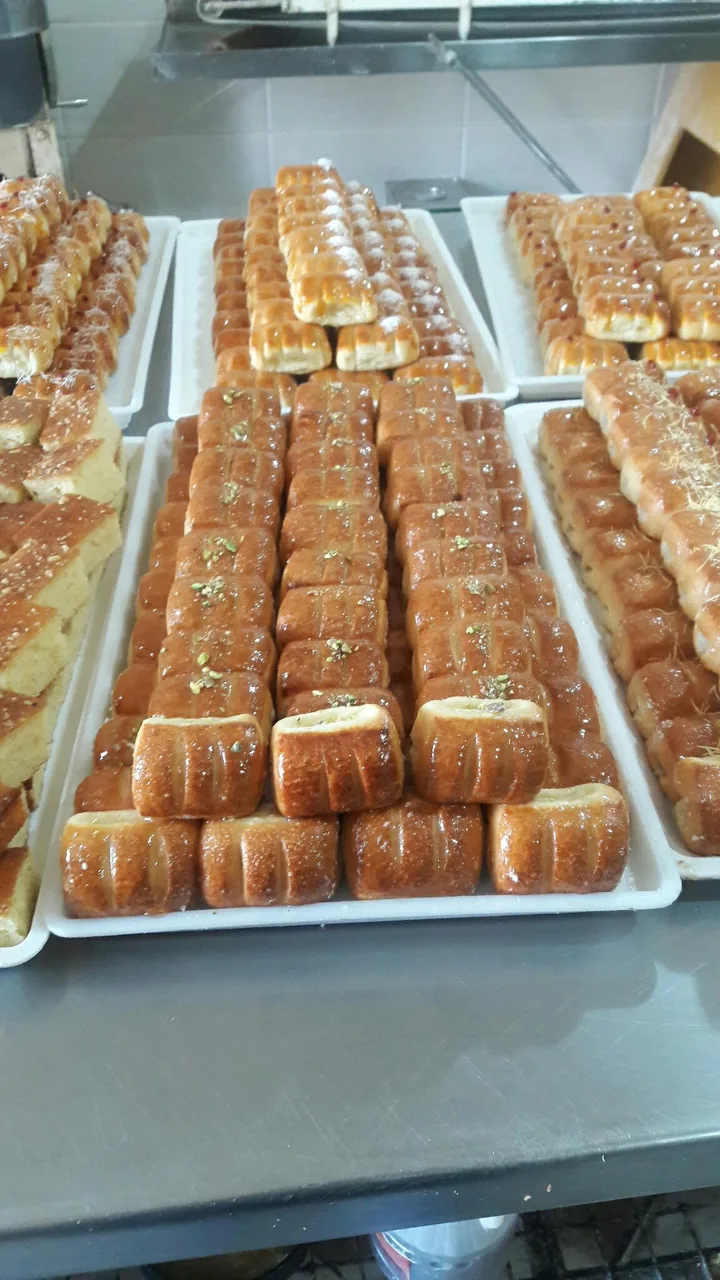 تریا قنادی پدید شعبه ۱
