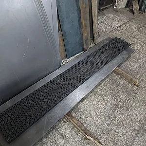 خدمات حکاکی و برش غیر فلزات ایزدیار