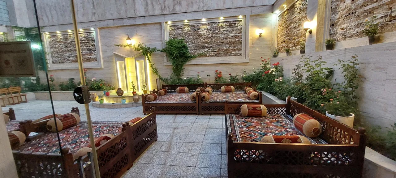 رستوران تخت طاووس - تصویر 3