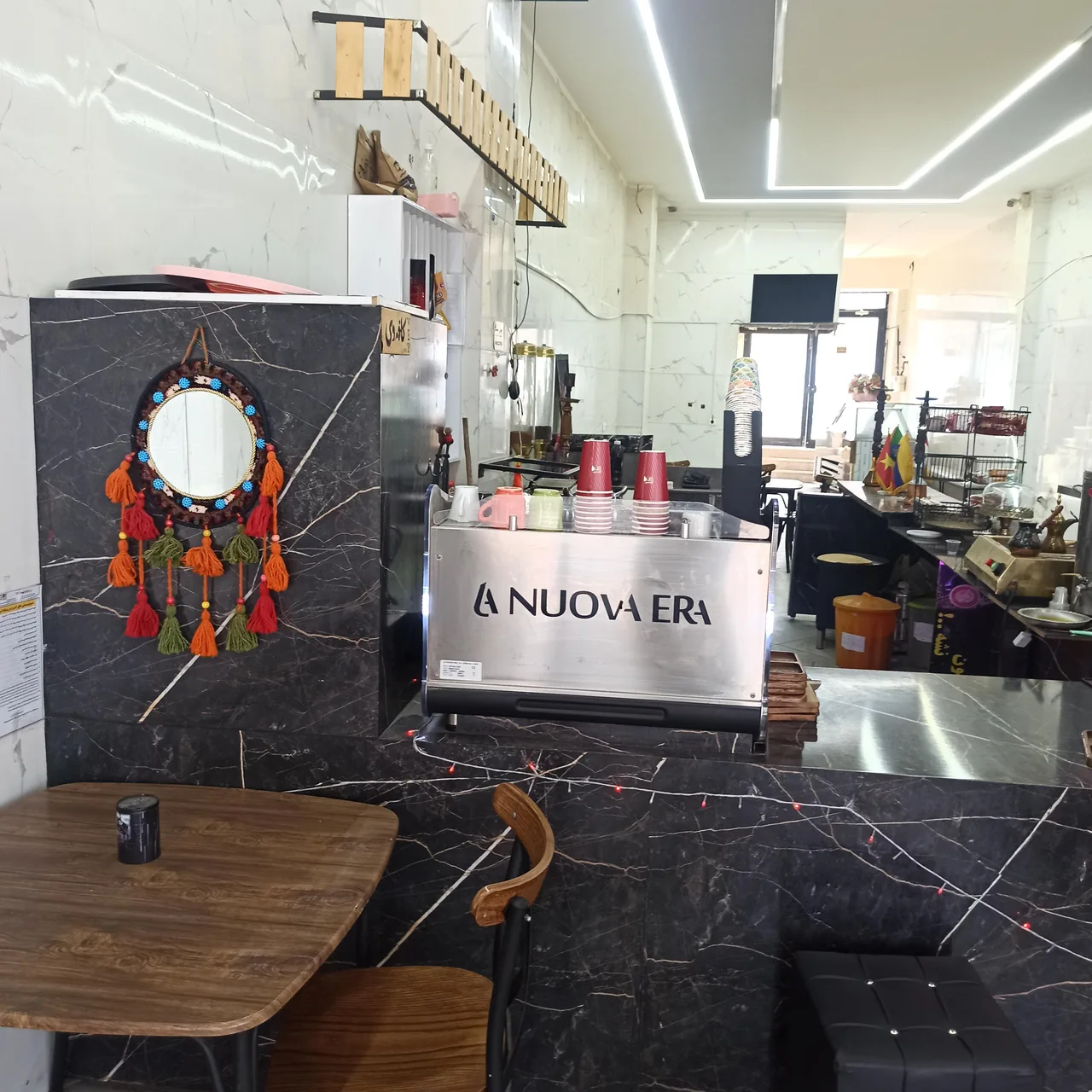 کافه وی - تصویر 3