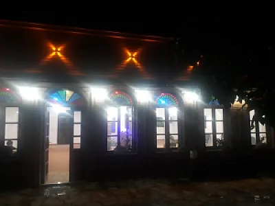 باغ رستوران شاخه نبات