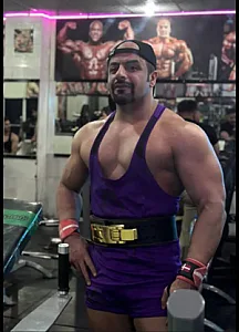 باشگاه بدنسازی دنا