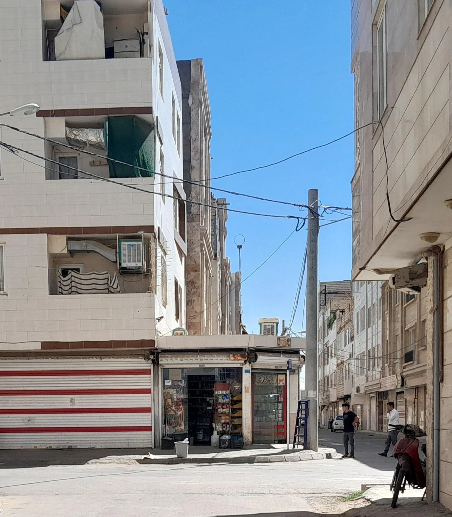 سوپر صنوبری - سوپرمارکت در مشهد