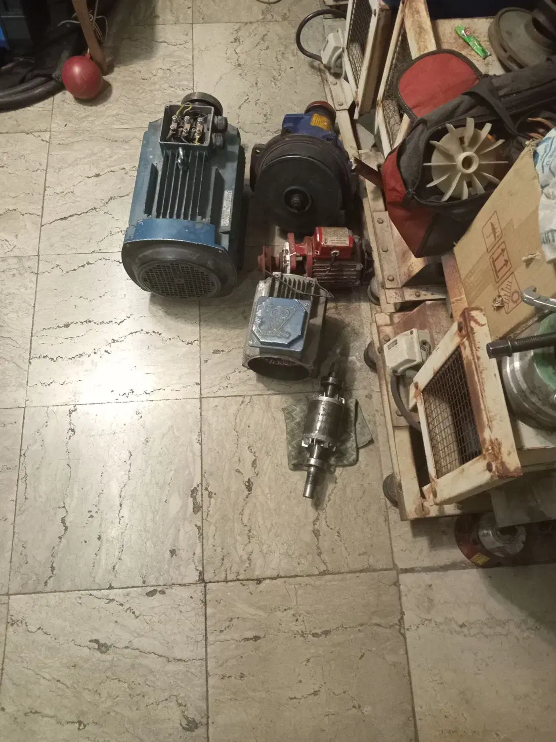 برق صنعتی و سیم‌پیچی موتور و PLC در نصرت - تصویر 2
