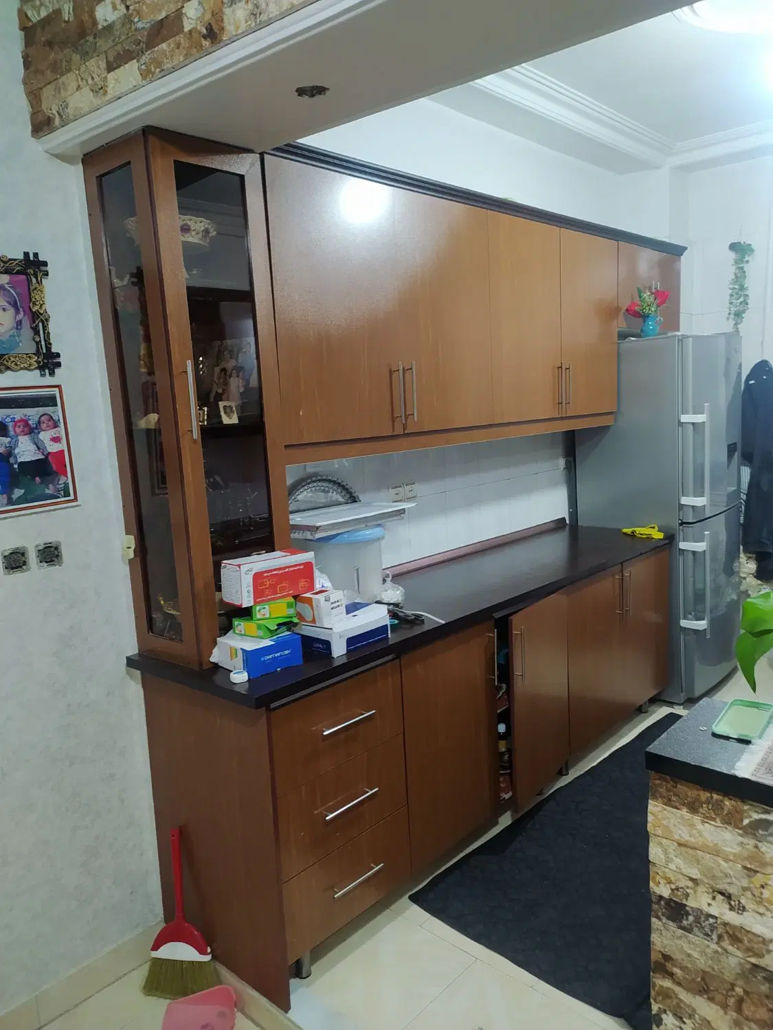نصب برچسب و دیوارپوش کابینت و کاشی در صادقیه - تصویر 2