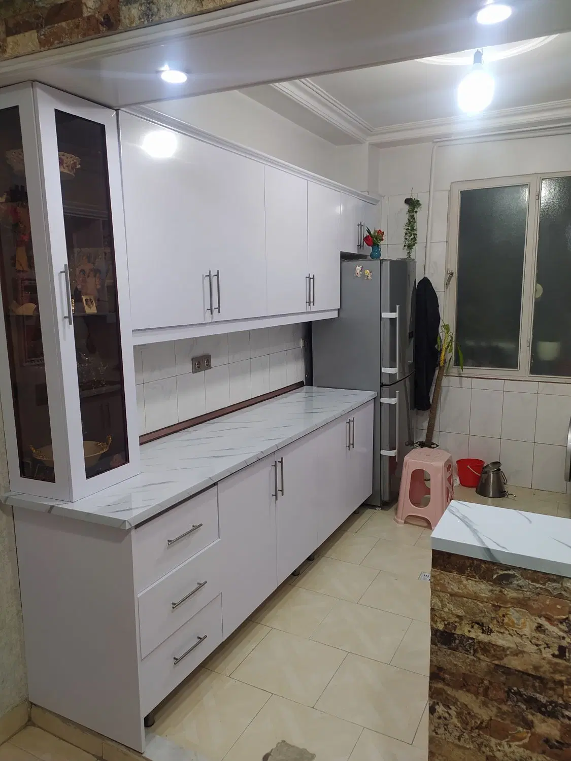 نصب برچسب و دیوارپوش کابینت و کاشی در صادقیه - تصویر 4