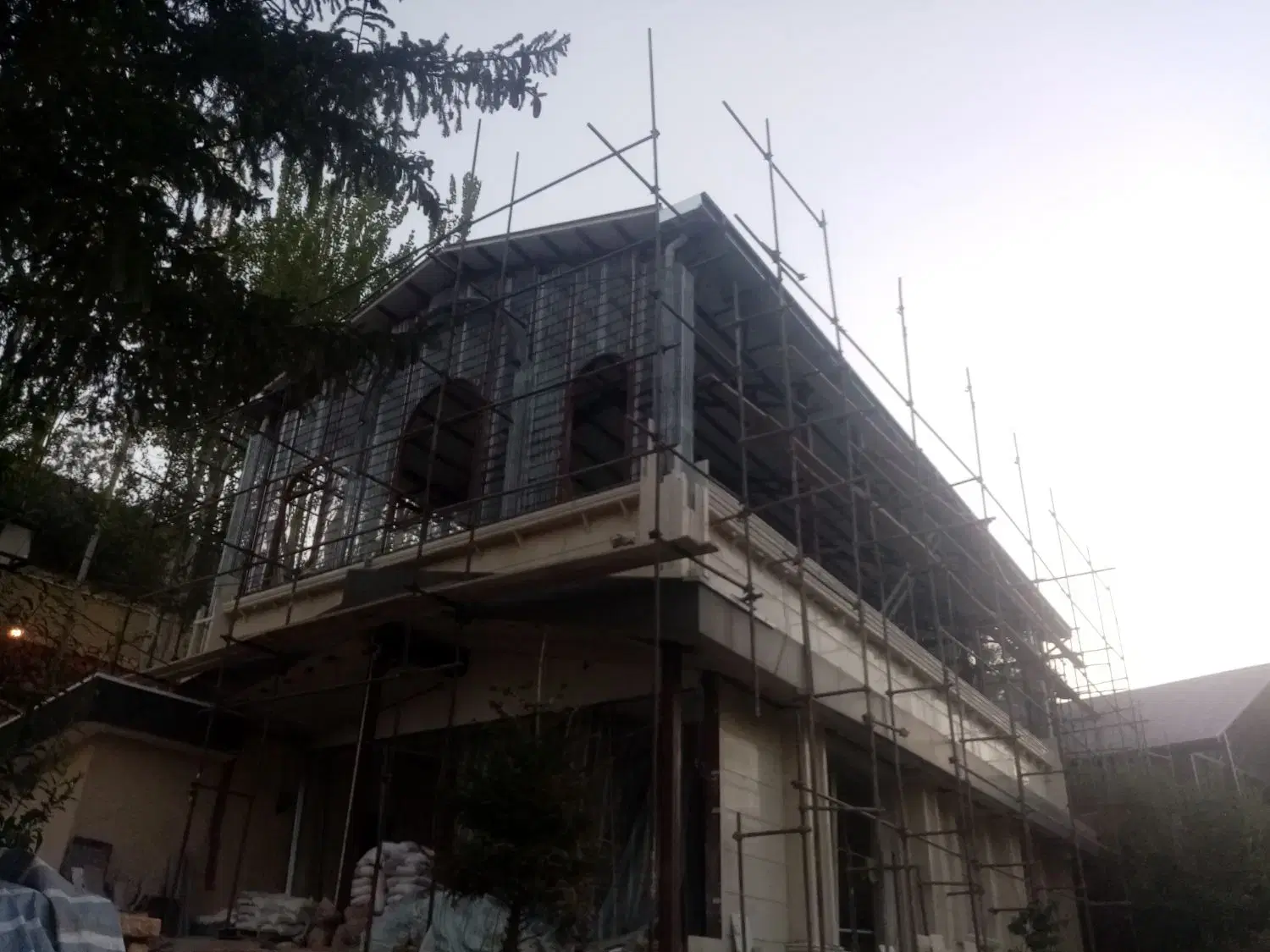 جوشکاری و نبش‌کشی و نماکاری رومی - تصویر 4