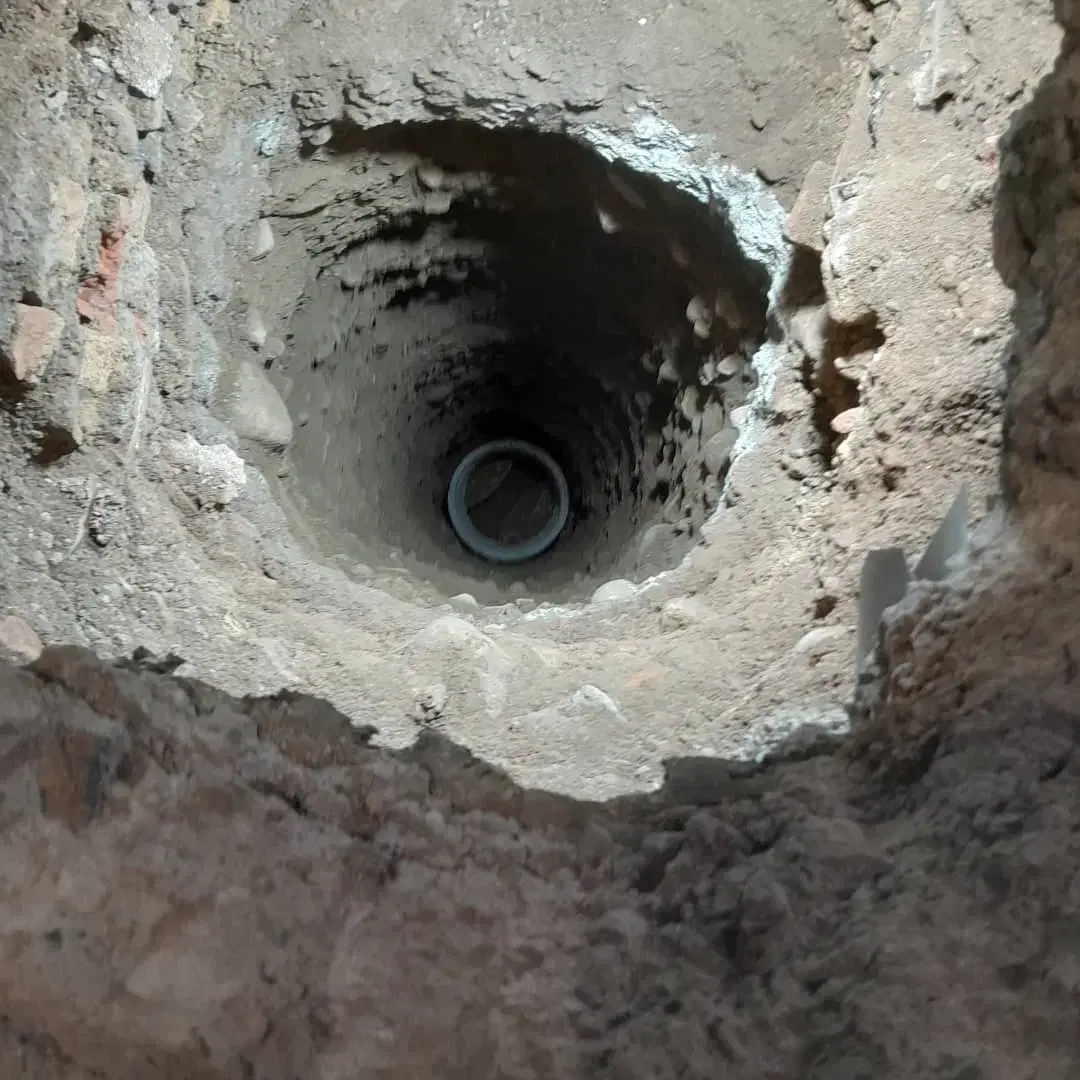 مقنی و چاه‌کن در فرودگاه مهرآباد