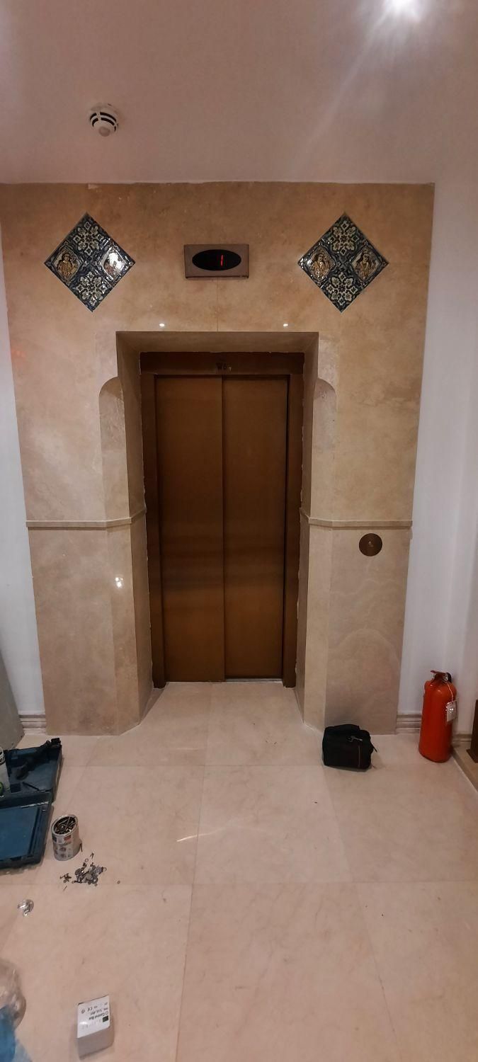 آسانسور شقایق گستر