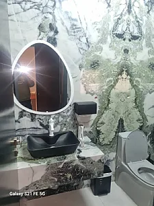 کاشی و سرامیک‌کار در شادآباد