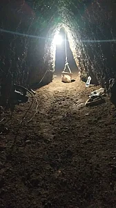 مقنی و چاه‌کن در شمشیری