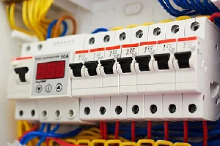برق‌کار ساختمان و صنعتی