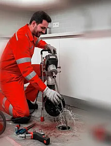 لوله‌بازکنی و تخلیه چاه نیروی هوایی