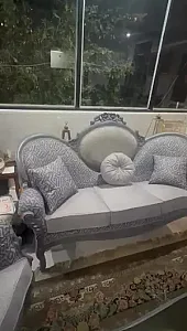 تعمیرات مبلمان و رنگ‌کاری چوب