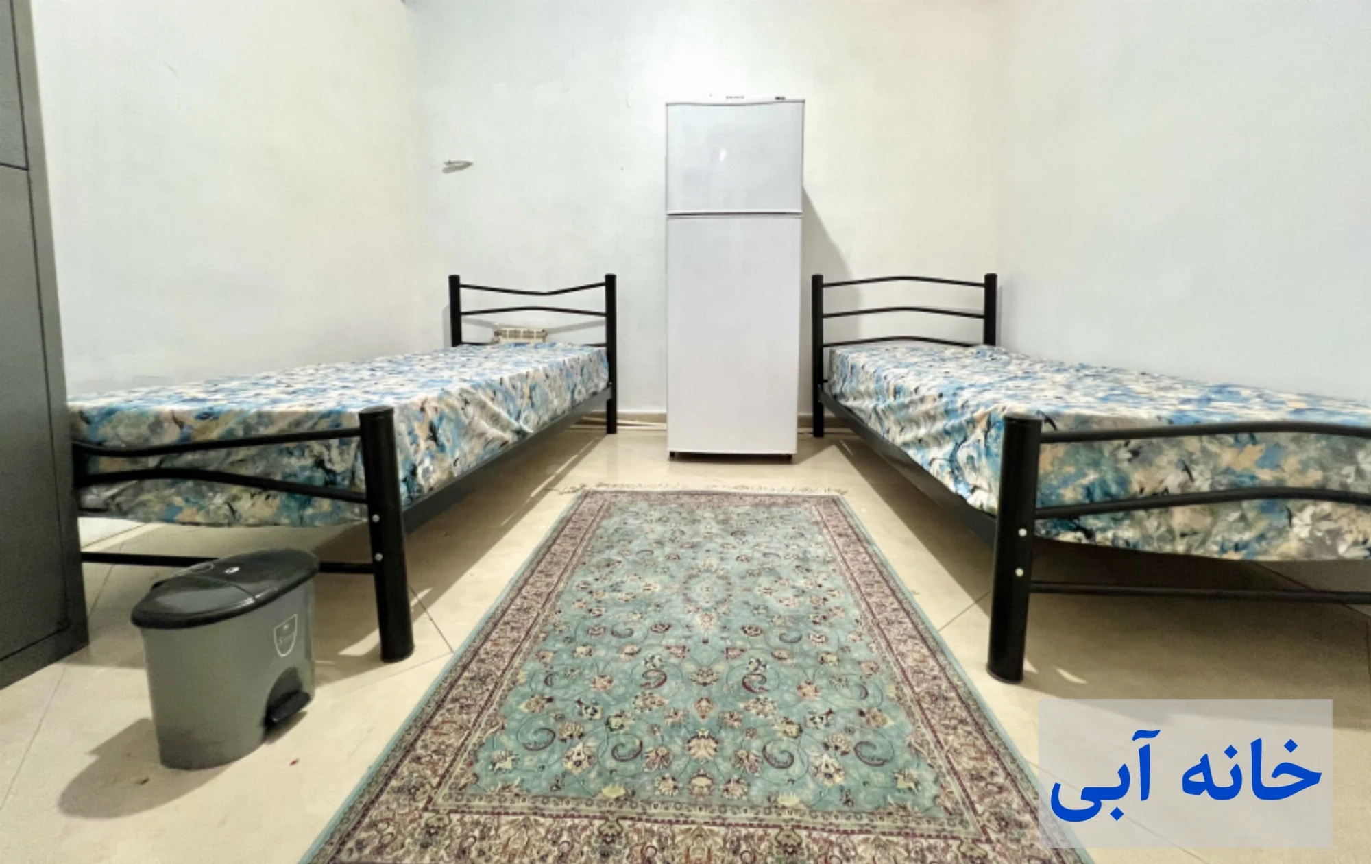 خوابگاه دخترانه خانه آبی - تصویر 3