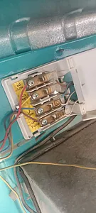 برق‌کاری و سرویس کولر در نیروی هوایی