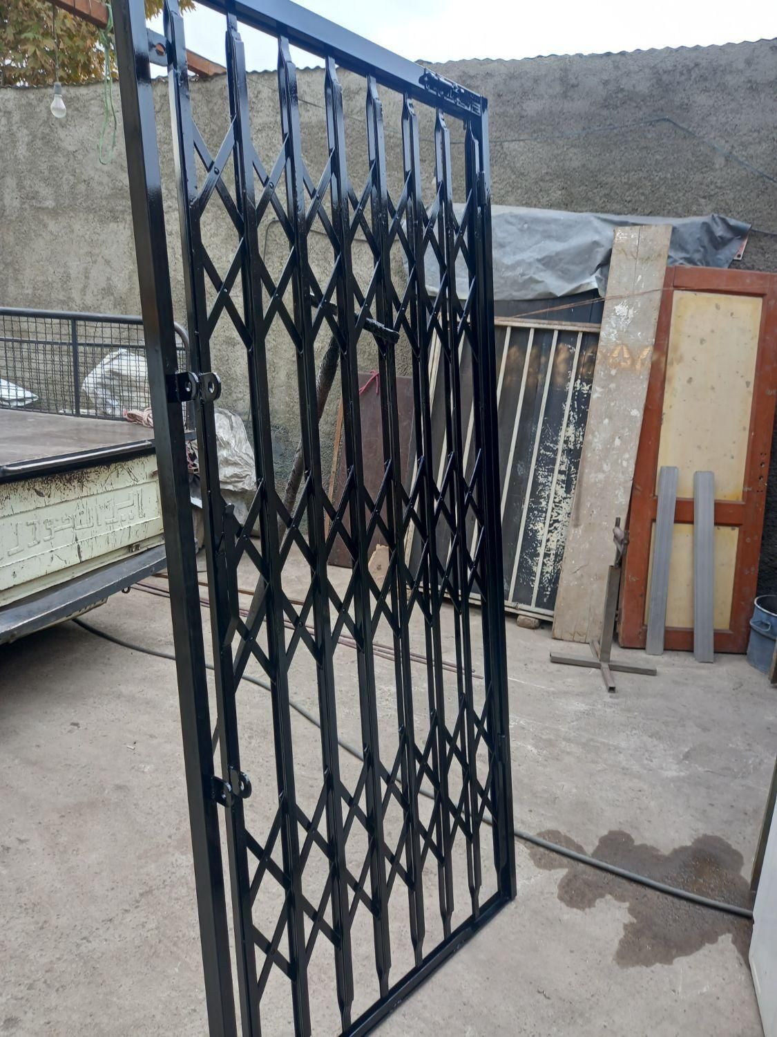 درب و حفاظ آهنی در نعمت‌آباد - تصویر 5