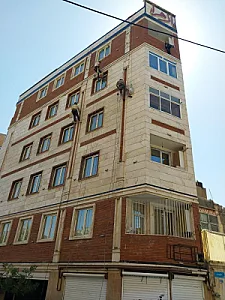 پیچ و رولپلاک نما و کار در ارتفاع در پیروزی