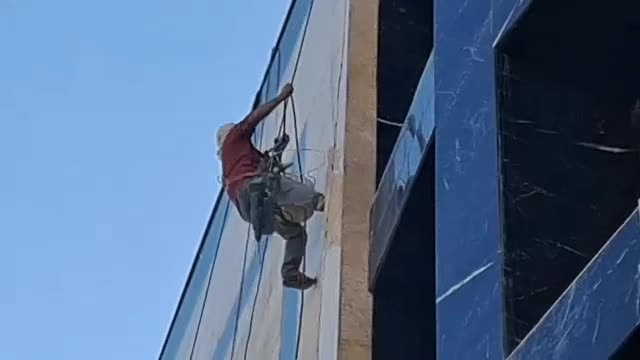 پیچ و رولپلاک نما در طرشت