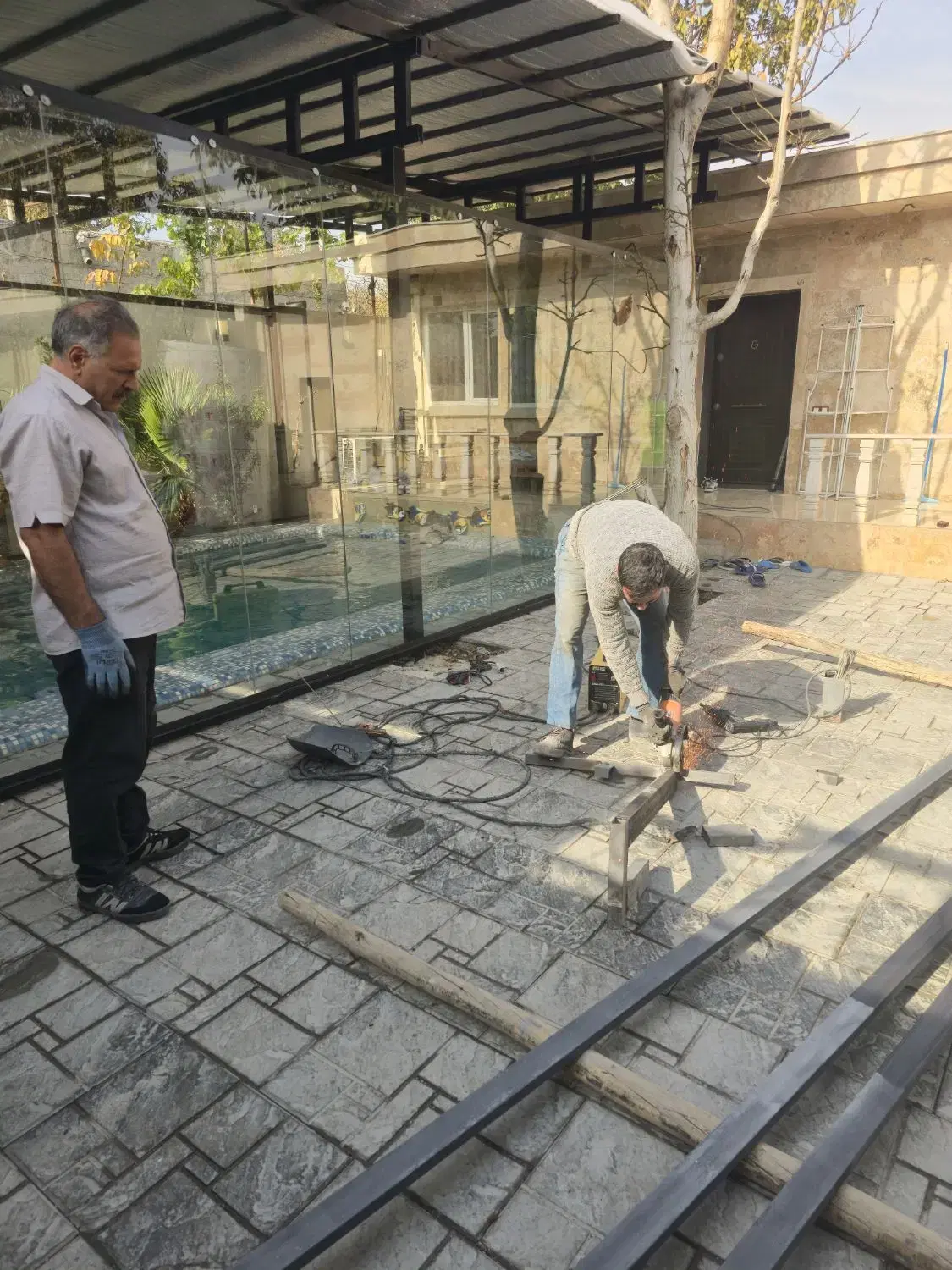 سقف و دیوار متحرک استخر در شهرک چیتگر - تصویر 2