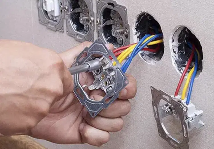 برق‌کاری و هوشمندسازی ساختمان در سعادت‌آباد - تصویر 2
