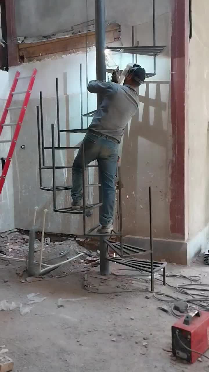 جوشکاری و آهنگری در وحیدیه