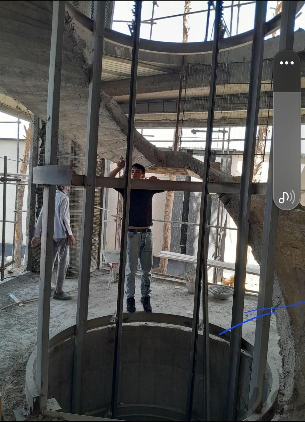 آهن‌کشی و نصب آسانسور در نازی‌آباد - تصویر 2
