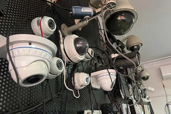 برق‌کاری و نصب دوربین در پرستار - تصویر 2