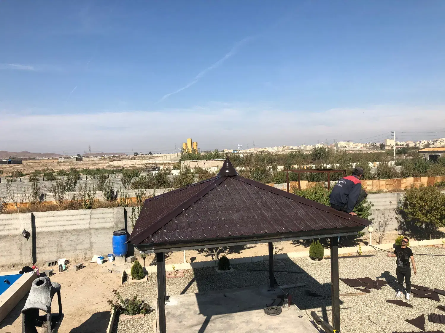 سقف شیروانی در بازار آهن