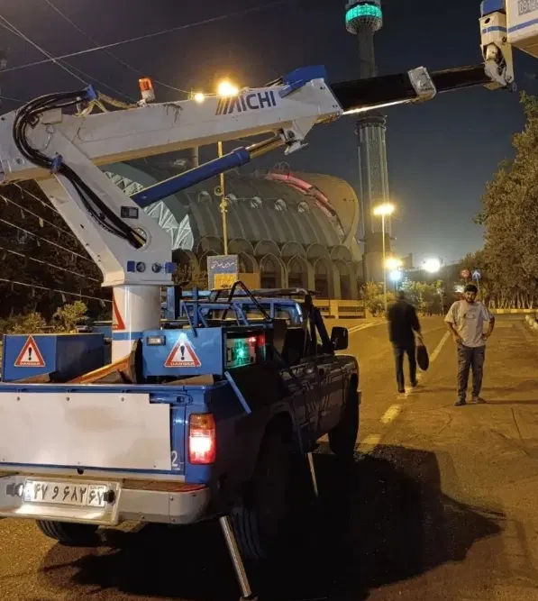 بالابر و جرثقیل نیسانی در بلوار کشاورز - تصویر 2