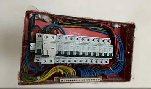 برق‌کار ساختمان در ونک
