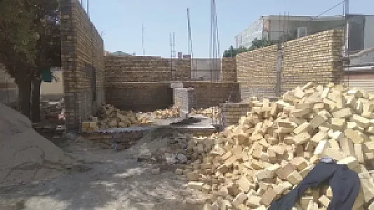 بنایی و سیمان‌کاری در میدان ولیعصر