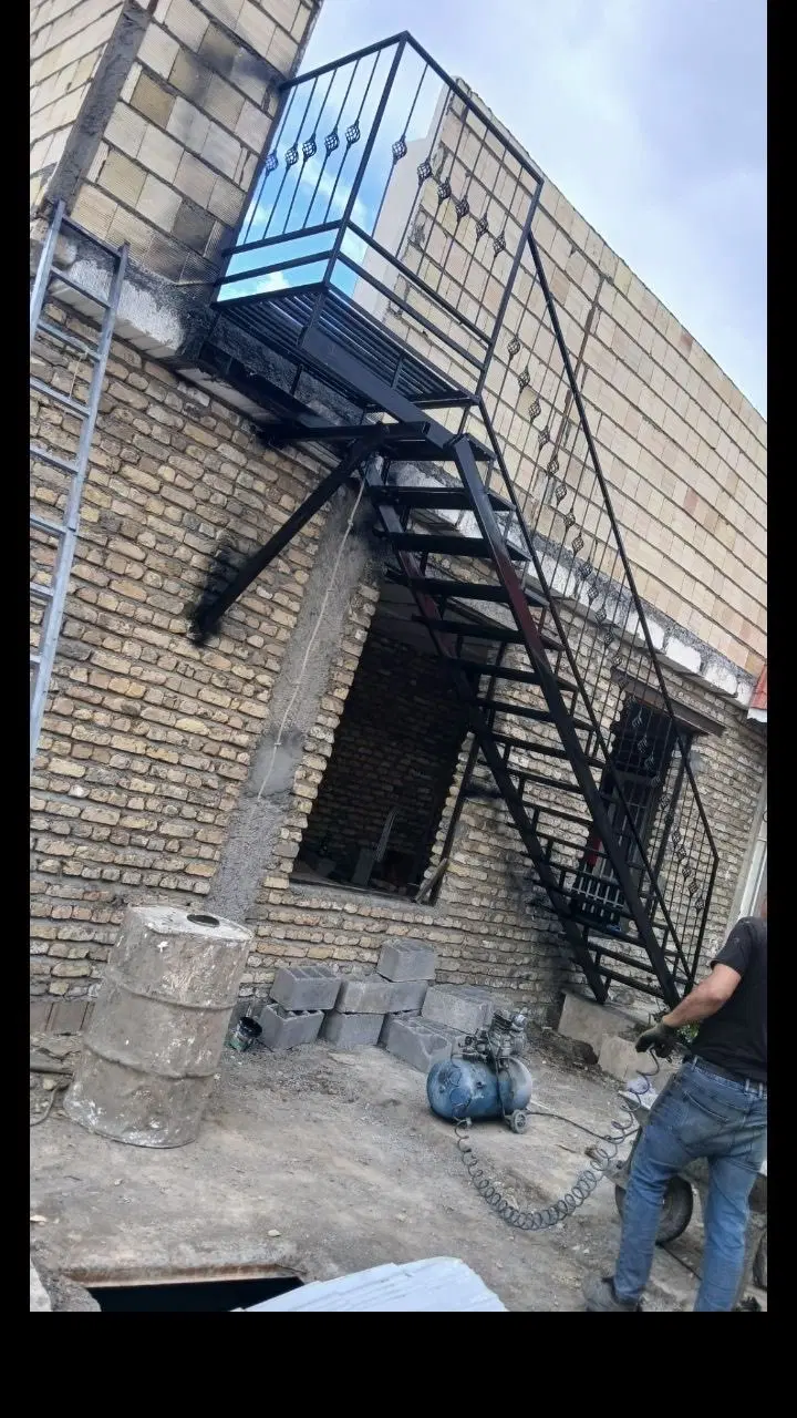 ساخت پله فلزی در خلازیر - تصویر 4