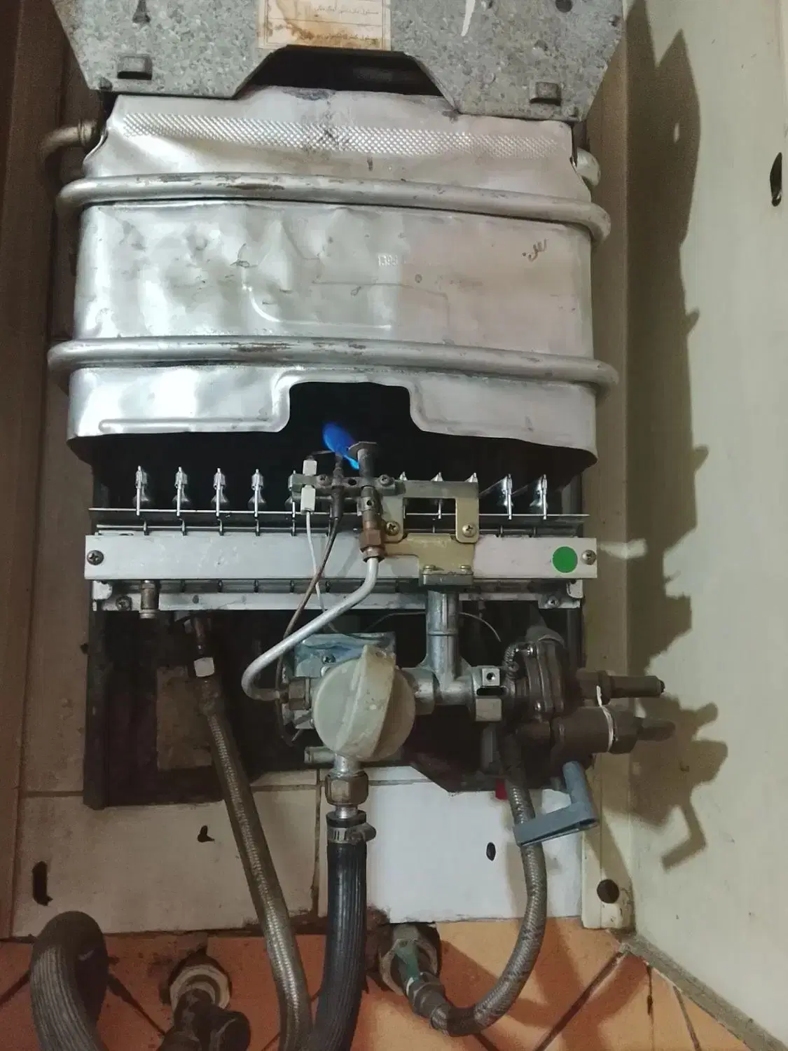 سرویسکار آبگرمکن و کولر آبی در مشیریه