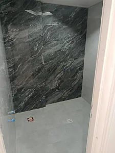 کاشی‌کاری و بازسازی در نارمک