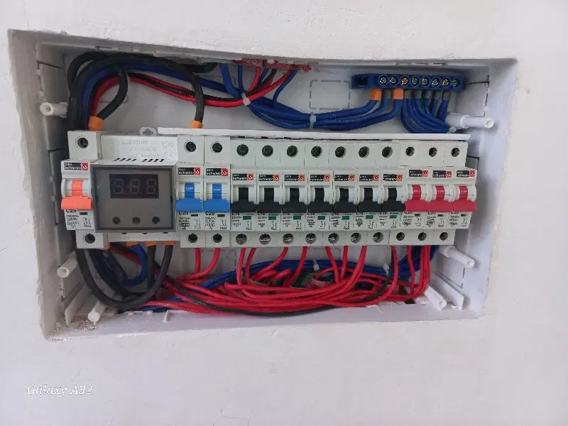برق و تاسیسات و بازسازی ساختمان در استاد معین - تصویر 5