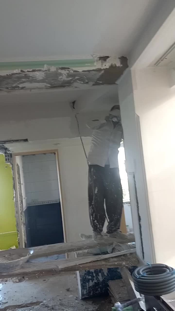 بازسازی ساختمان در شهر زیبا