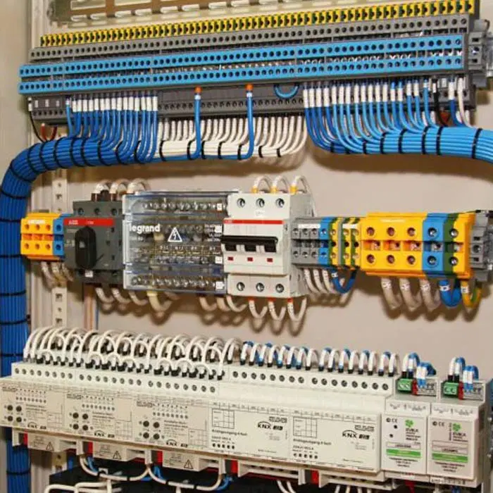 برقکار در نارمک جنوبی