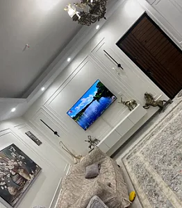 نصب براکت تلویزیون دیواری در خزانه
