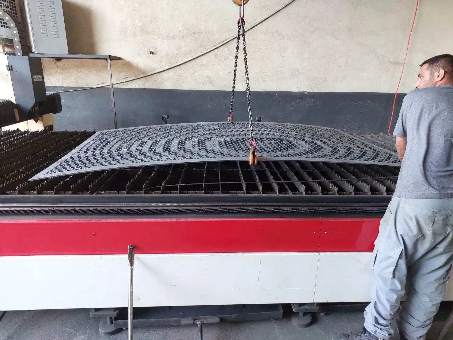 خدمات سی‌ان‌سی و برش لیزر در بازار آهن - تصویر 2