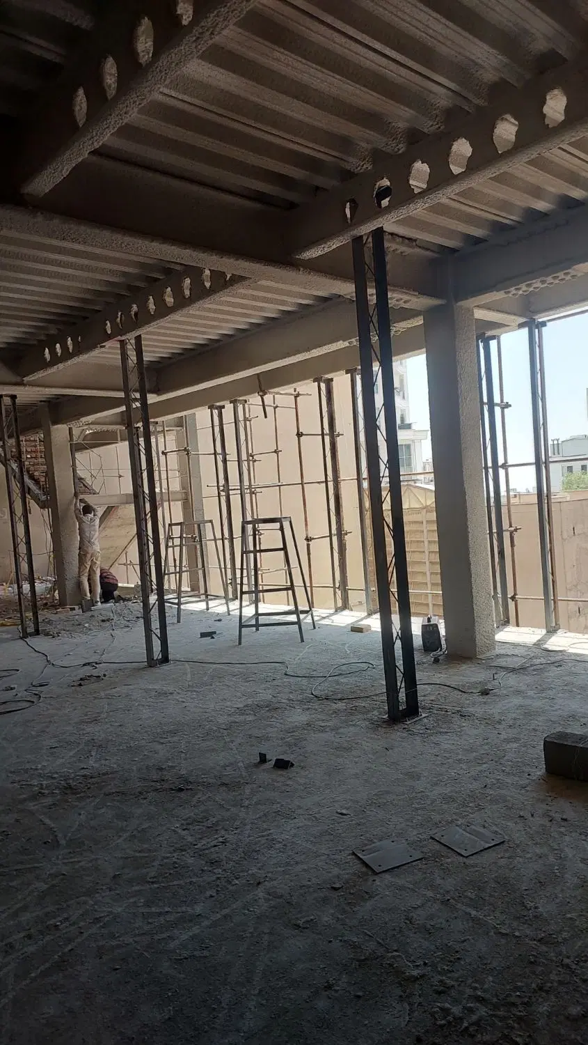 اکیپ اجرایی ساختمان در طرشت