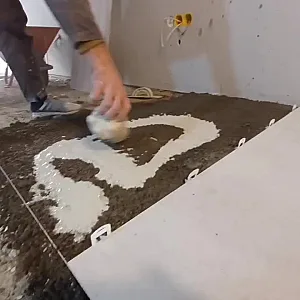 کاشی‌کار و سرامیک‌کار در پونک