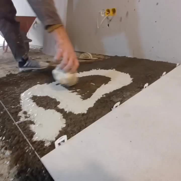 کاشی‌کار و سرامیک‌کار در پونک