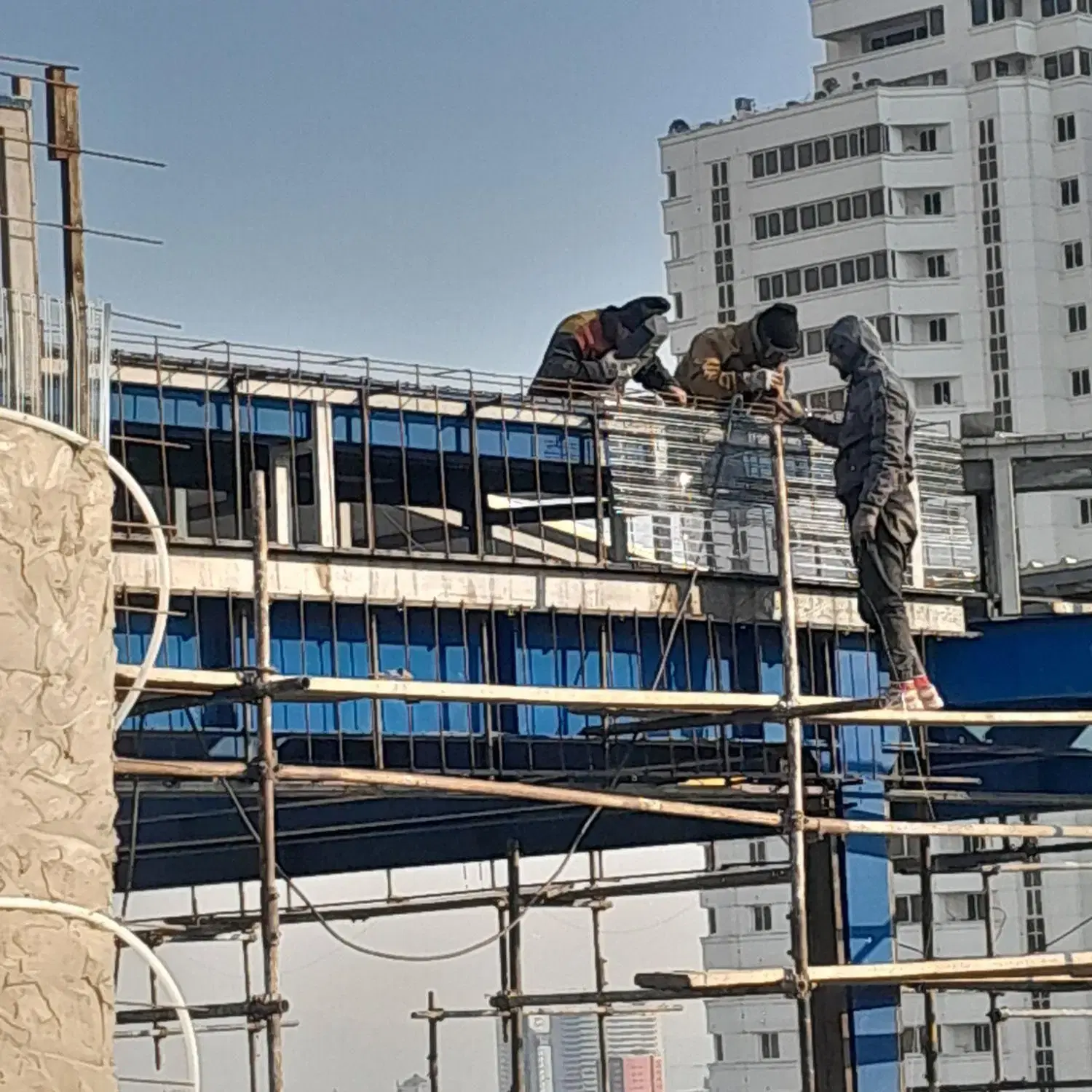 رابیتس‌کاری و نمای ساختمان در تهرانپارس جنوبی - تصویر 9