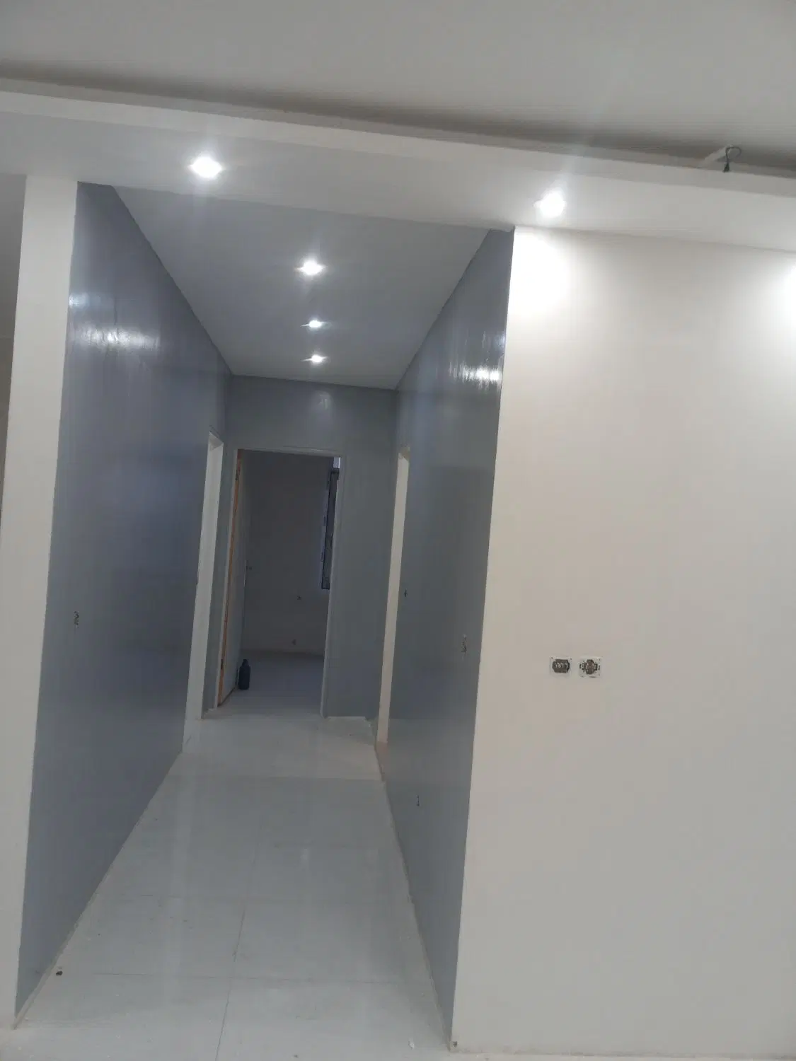 نقاش ساختمان در سازمان برنامه شمالی - تصویر 7