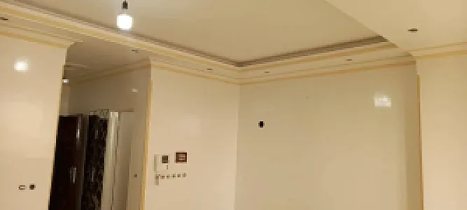 نقاش ساختمان در نازی‌آباد