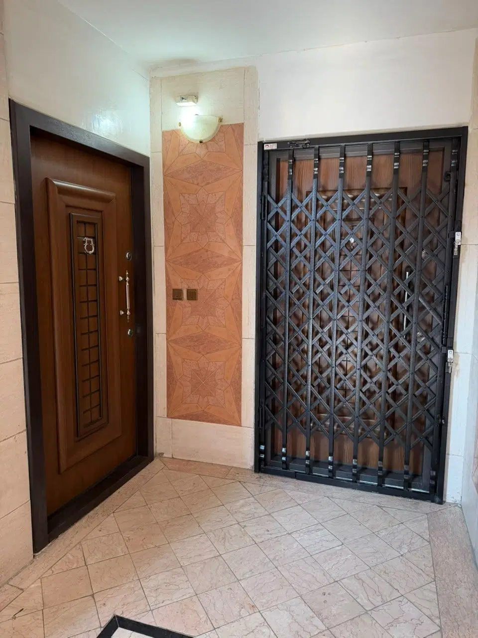 درب آکاردئونی در بلورسازی