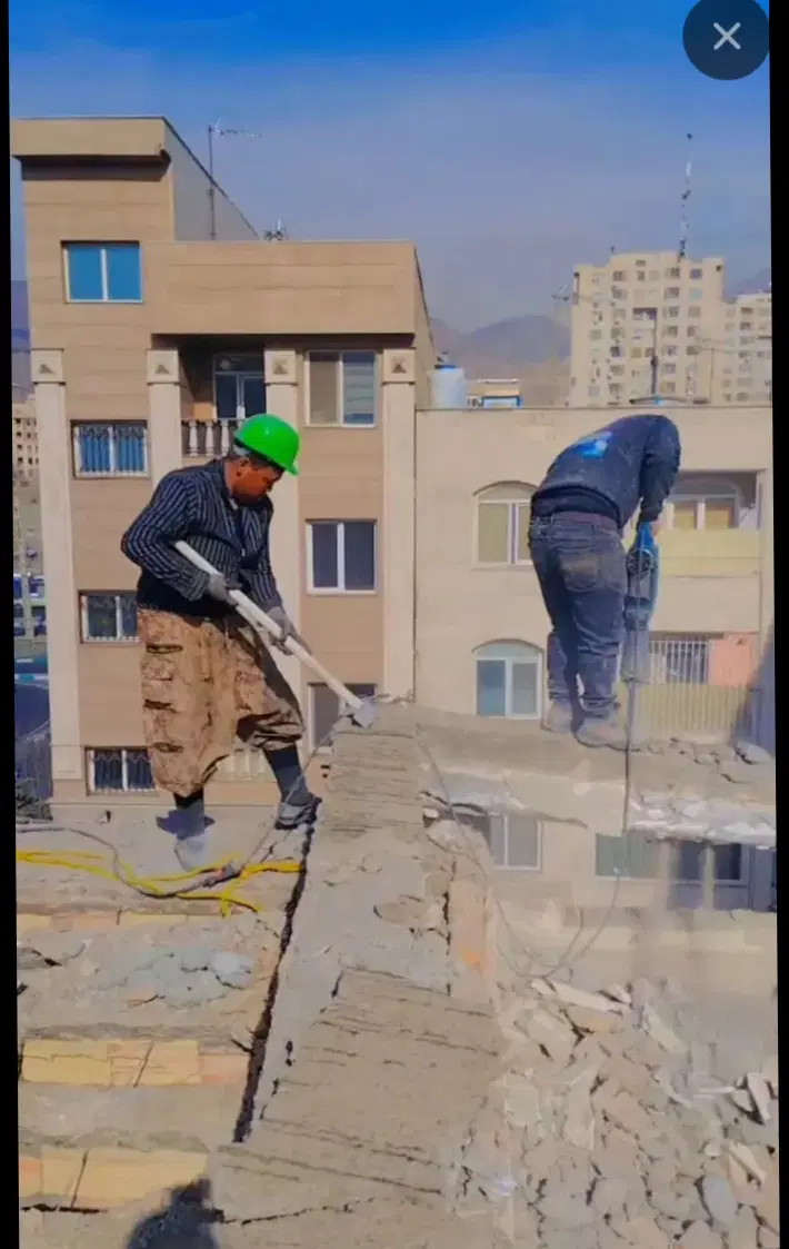 چاه‌کنی و تخریب ساختمان در تهرانپارس جنوبی - تصویر 2