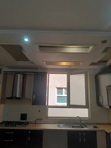 نقاشی ساختمان در خاک سفید
